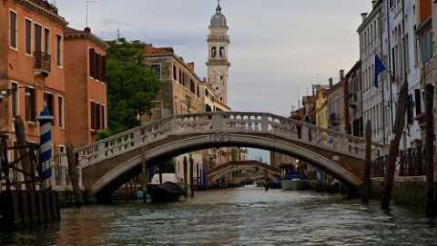 A stroll in Venice:  artisans, flavors, history and legends